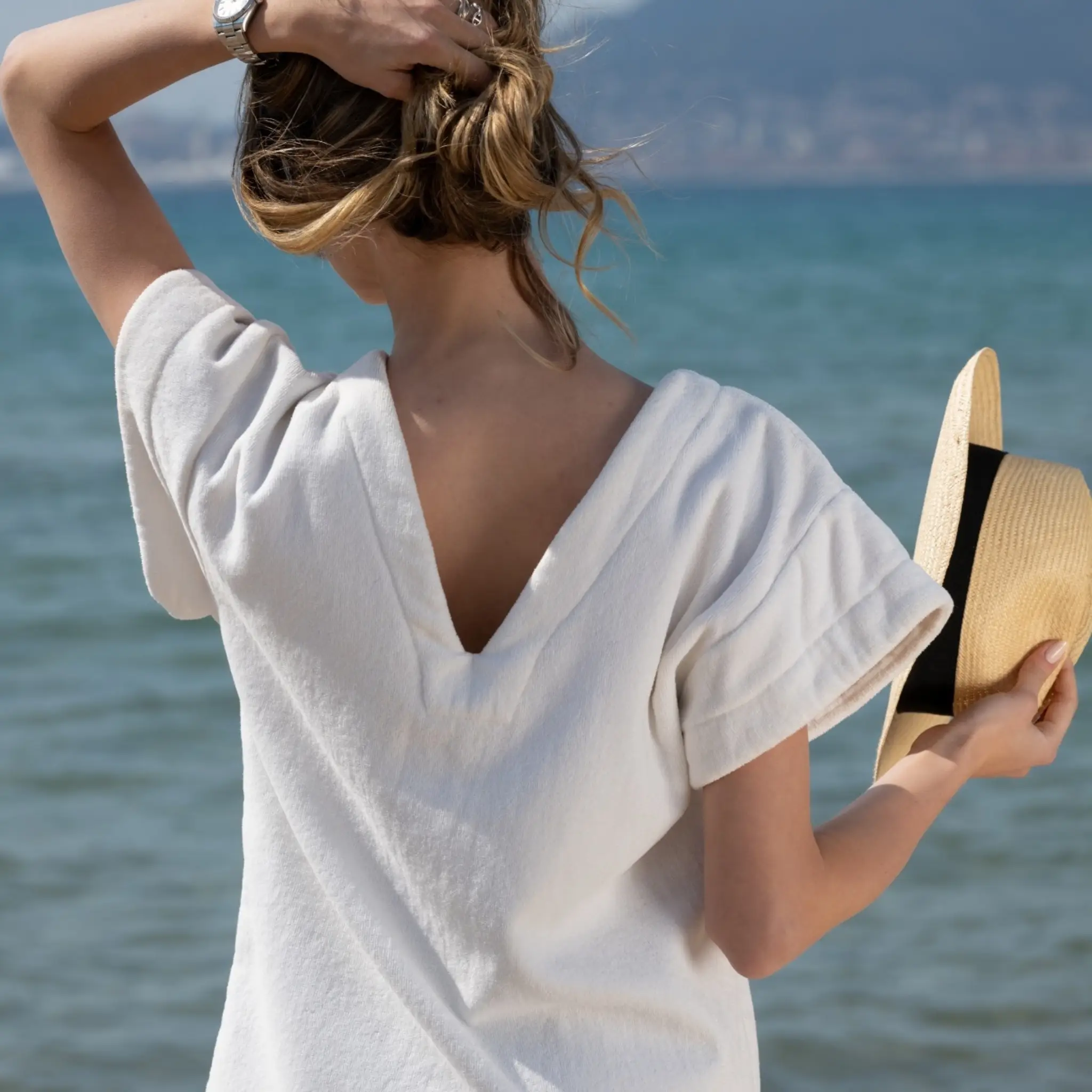 Short Vintage- styled Dress in Chantilly White - Image 4